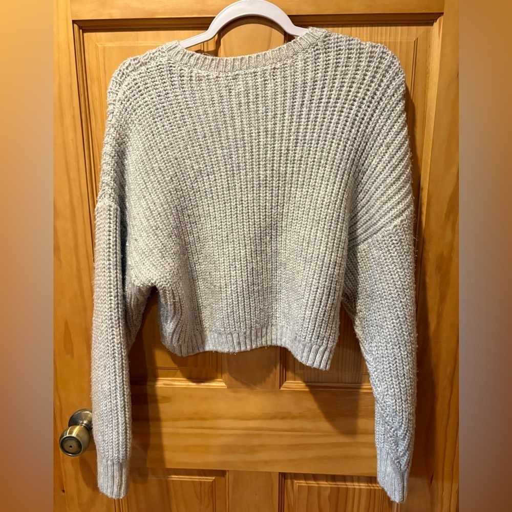 Hollister Light Gray Crew Neck cropped Sweater long sleeve women’s M - Picture 2 of 10